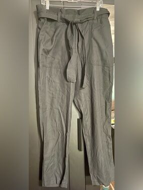 Express Women’s Ankle Super High Rise Cargo Drawstring Pants (Black)